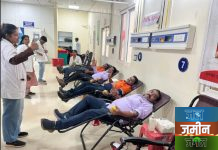 लॉयड्स’ मेटल्सच्या भव्य रक्तदान शिबिरात 777 जणांचे स्वेच्छा रक्तदान. !! व्यवस्थापकीय संचालक बी. प्रभाकरन यांचाही सहभाग.. !! ” बलराम (भोलूभाऊ) सोमनानी यांनी केले रक्तदान”..